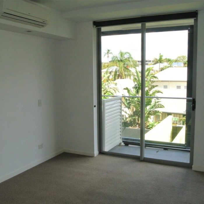 "Modern Living in Woolloongabba: Spacious Apartment for Rent" - Photo 1