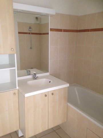 location Appartement T2 DE 44.12m² À POITIERS - Photo 2