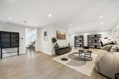 3 bedroom terraced house to rent - Photo 3