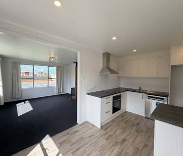 Renovated, spacious and sunny in St Kilda! - Photo 4
