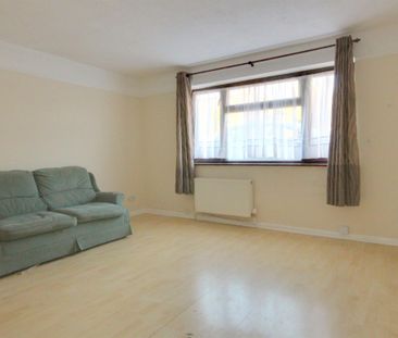 Clanfield First Avenue Part Furnished - Photo 1