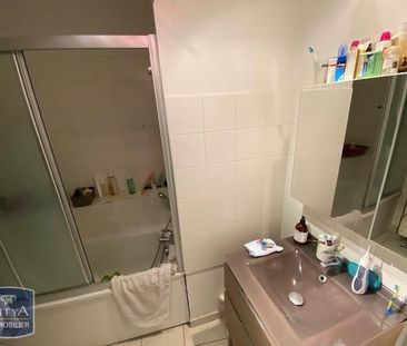 Location Appartement 3 pièces 78m² VILLENEUVE LES AVIGNON 30400 - Photo 4