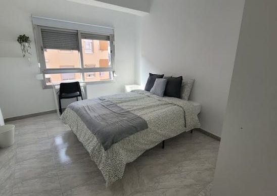 Carrer de Sant Lluís Bertran, Torrent, Valencian Community 46900