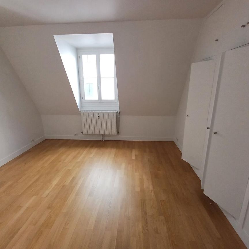 location Appartement F4 DE 127.45m² À PARIS - Photo 1