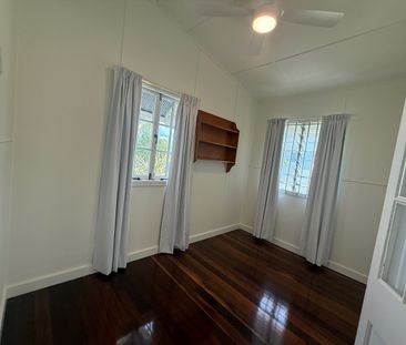Queenslander Home located in lovely Crawford Road! - Photo 4
