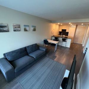 $2,500 Furnished 560 SF One bedroom w/Den (Vancouver) - Photo 2