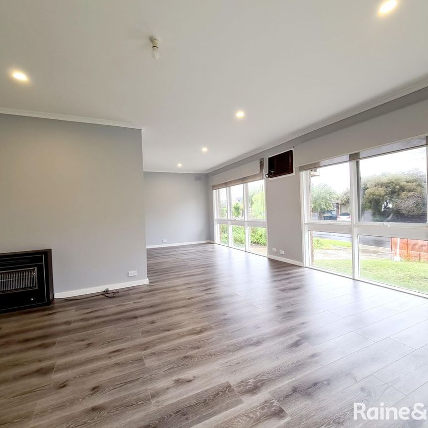 AS GOOD AS NEW - Photo 1