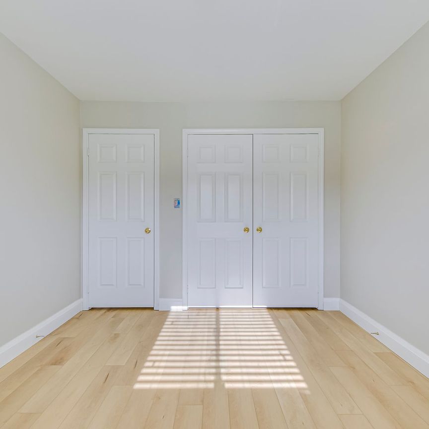For Lease - 4432 Peter Drive, Burlington, Ontario - Photo 1