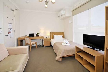 Room 15 (Ensuite) - Photo 5