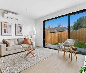 Stylish & Modern Townhouse in the Heart of Mitcham - Photo 1