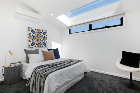 Modern Boutique Apartment - Photo 4