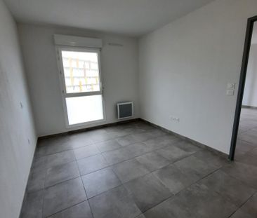 Location Appartement 2 pièces 44m² NIMES 30000 - Photo 4