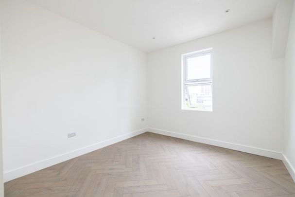 To Let 2 Bedroom Apartment - Photo 1