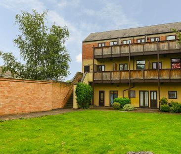 1 Bed Flat, Leen Court, NG7 - Photo 1