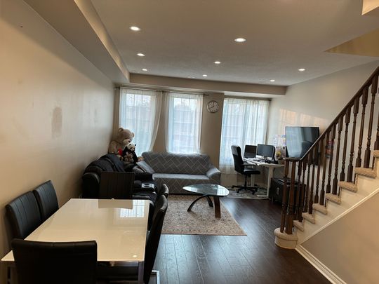 For Lease - 4695 Kingston Road Unit# 44, Toronto, Ontario - Photo 1
