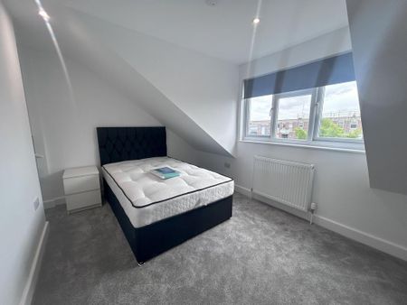 1 bedroom in a house share to rent - Photo 2
