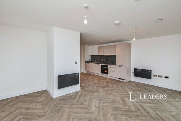 Studio to rent - Photo 1