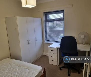 1 bedroom in a house share to rent - Photo 2