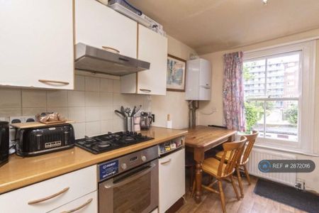 3 bedroom flat to rent - Photo 5