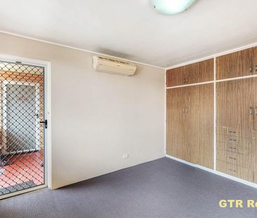 Top Floor 2 Bedroom Unit in Prime Location - Photo 4