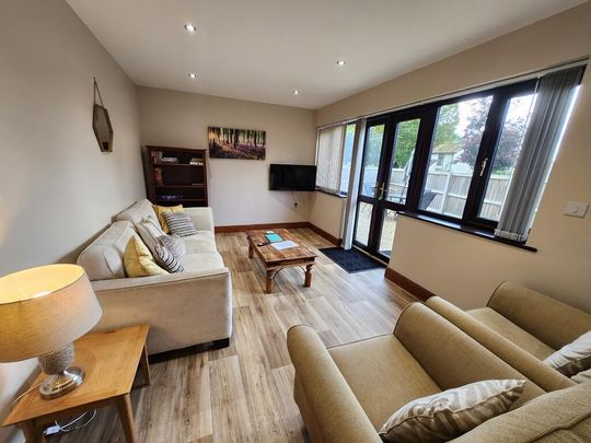 2 bedroom detached house to rent - Photo 1