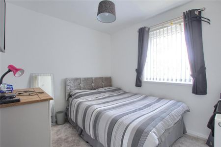 2 bedroom end of terrace house to rent - Photo 4