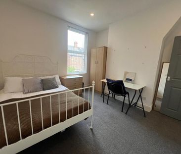 8 Bed Terraced House, Hawarden Avenue, L17 - Photo 5