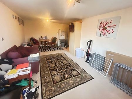 2 bedroom flat to rent Bramford Road, IP1 - Photo 3