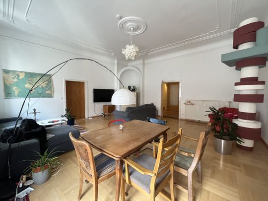 WG-geeignet – Absolute Innenstadtlage! Traumhaft schöne 4-Zimmer-Wohnung mit separaten Küche im Herzen von Graz nahe dem Grazer Hauptplatz und Schloßberg – Provisionsfrei - Photo 1