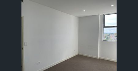 Conveniently Located Top Floor Spacious 2 Bedrooms Apartment For Lease - Photo 2