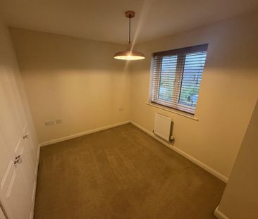 2 bedroom end of terrace house to rent - Photo 3