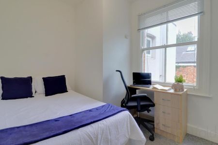 3 bedroom flat to rent - Photo 4