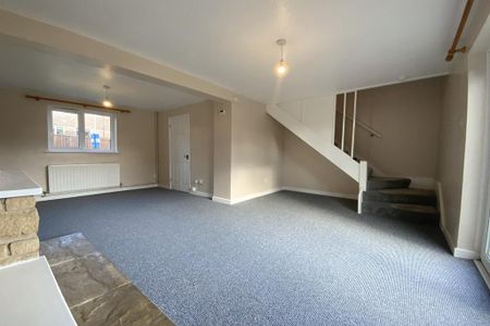 2 bedroom end of terrace house to rent - Photo 4