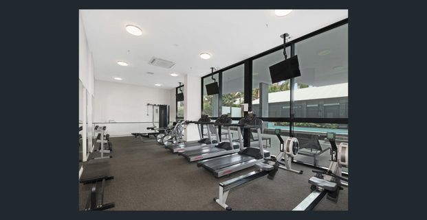 Fully Furnished - Modern 2-Bedroom Apartment with Stunning River Views & Balcony - Photo 1