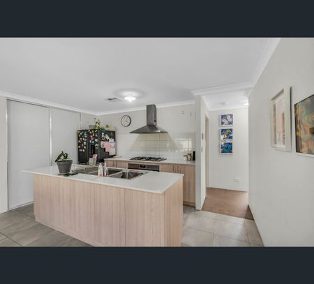 46 Edenhope Road, Australind, WA 6233 - Photo 4