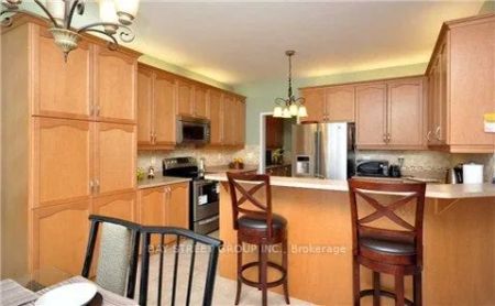 Detached Home For Lease | W9237504 - Photo 4