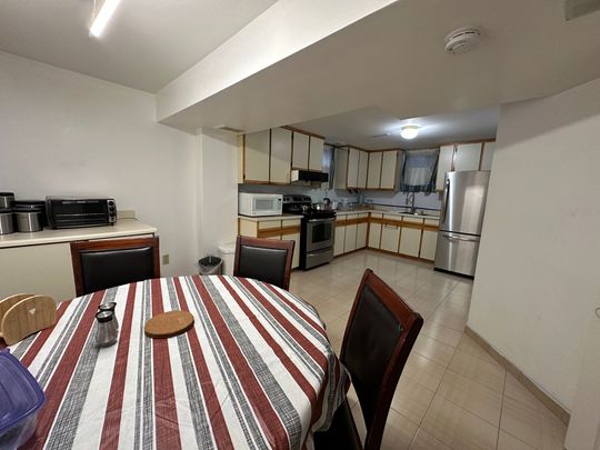 For Lease - 20 Ashdown Crescent Unit# Basemant, Richmond Hill, Ontario - Photo 1