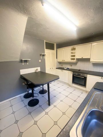 3 bedroom terraced house to rent - Photo 4