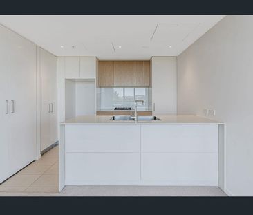 Modern Two-Bedroom Apartment with Timber Flooring - Photo 2