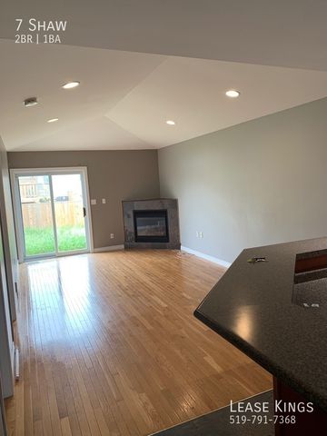 Beautiful Semi Ranch With Attached Garage in Amherstburg - Photo 4