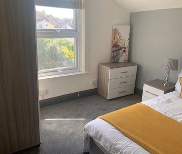 Room in a Shared House, Sandy Park Road, BS4 - Photo 6