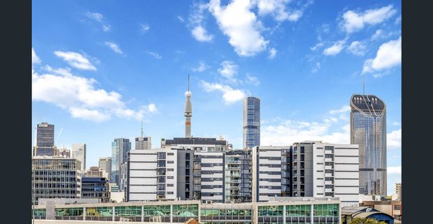 VIBRANT WEST END LIVING - Photo 1