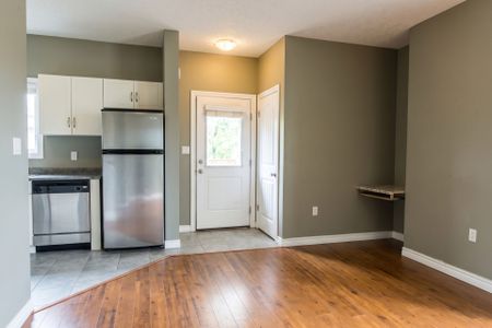 For Lease - 654 St David Street Unit# Main Level, Centre Wellington, Ontario - Photo 4