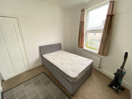 Winston Avenue, Plymouth - Photo 2