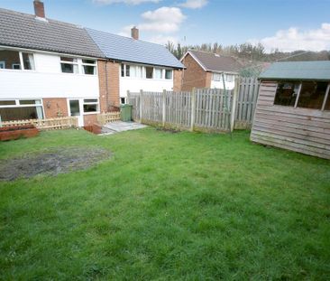 3 Bedroom House - Mid Terrace To Let - Photo 6