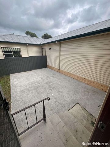 Convenient & Comfortable Living in Bomaderry - Photo 5