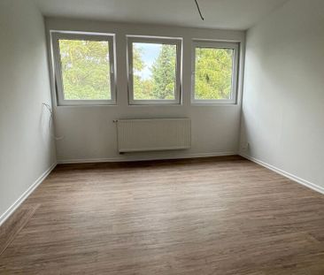 Top moderne 1,5-Zimmer-Dachgeschoss-Zimmer-Wohnung / zentral gelegen ! - Foto 1