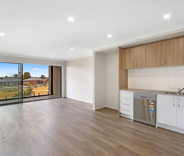 Modern and Low Maintenance! - Photo 4