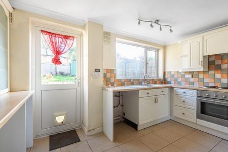 3 bedroom terraced house to rent - Photo 5