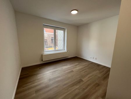 WONING MET 2 SLAAPKAMERS EN TERRAS IN CENTRUM - Photo 3